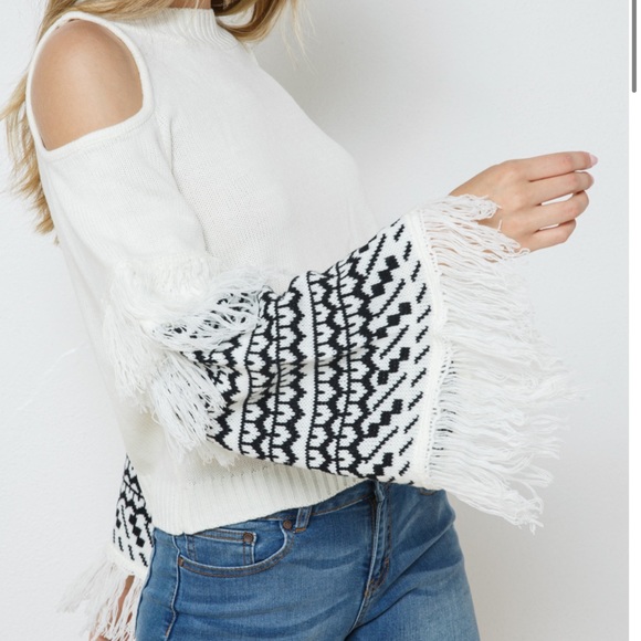 NEW Cold shoulder Fringe Aztec Boho sweater - Picture 5 of 9